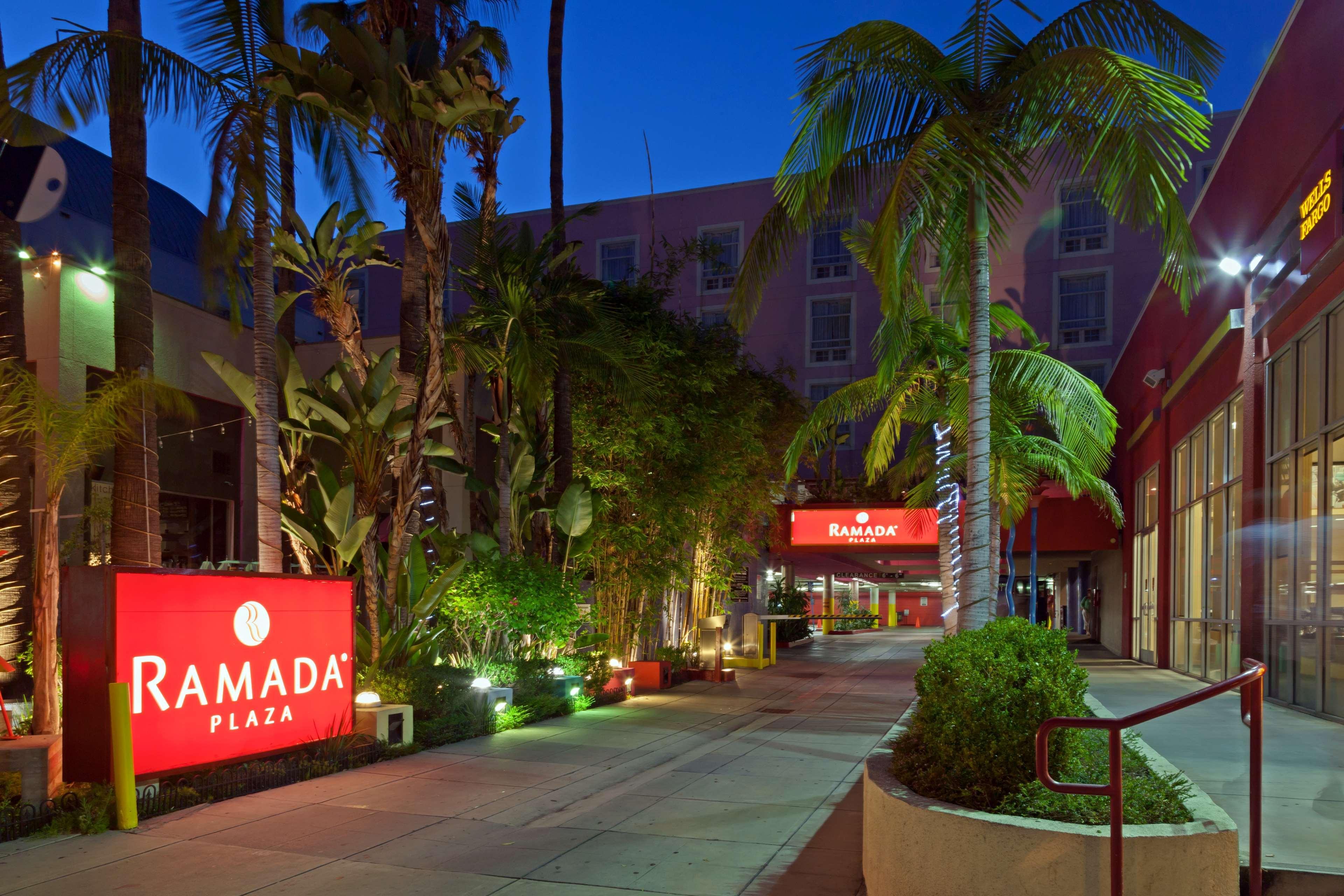 Ramada Plaza By Wyndham West Hollywood Hotel & Suites Лос-Анджелес Екстер'єр фото