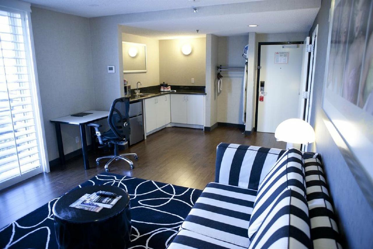 Ramada Plaza By Wyndham West Hollywood Hotel & Suites Лос-Анджелес Екстер'єр фото